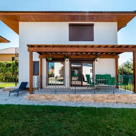 Villa 4h Villas