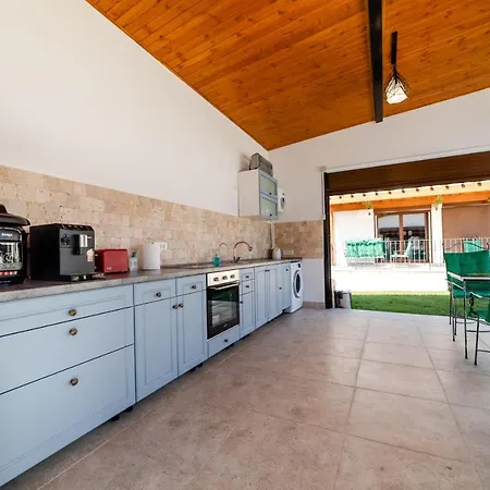 4h Villas *