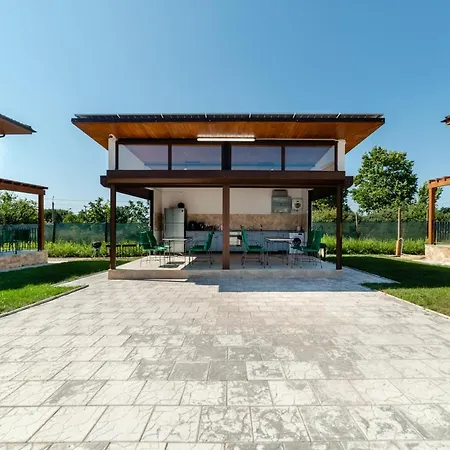 Villa 4h Villas *