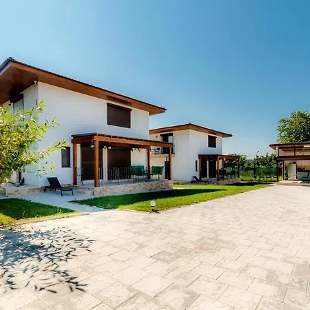 Villa 4h Villas Mangalia